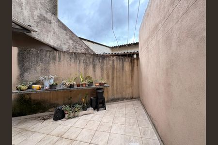 Casa à venda com 187m², 4 quartos e 2 vagasLavanderia / quintal casa 1