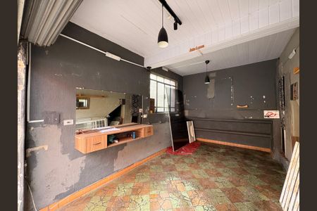 Casa à venda com 187m², 4 quartos e 2 vagasGalpão 1 