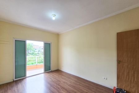 Casa à venda com 200m², 3 quartos e 2 vagas Casa à venda com 200m², 3 quartos e 2 vagasSuíte