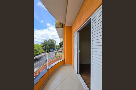 Casa à venda com 200m², 3 quartos e 2 vagas Casa à venda com 200m², 3 quartos e 2 vagasSacada - Suíte