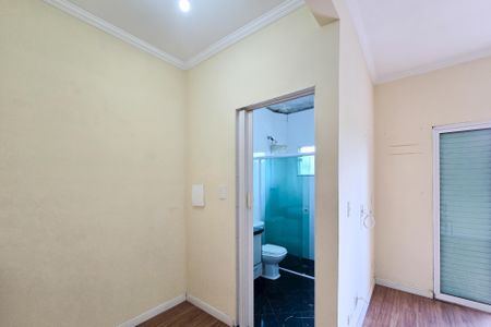 Casa à venda com 200m², 3 quartos e 2 vagas Casa à venda com 200m², 3 quartos e 2 vagasCloset - Suíte