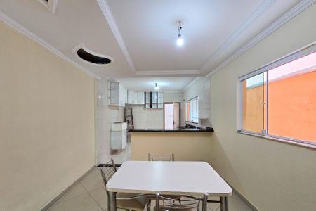 Casa à venda com 200m², 3 quartos e 2 vagas Casa à venda com 200m², 3 quartos e 2 vagasCopa