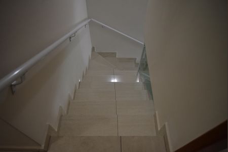 Casa à venda com 125m², 3 quartos e 2 vagasEscada