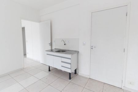 Cozinha de apartamento para alugar com 1 quarto, 42m² em Vila Romero, São Paulo