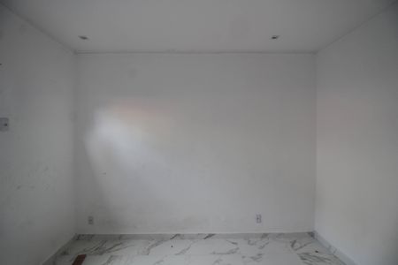 Quarto de casa para alugar com 1 quarto, 100m² em Dom Rodrigo, Nova Iguaçu