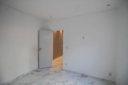 Quarto de casa para alugar com 1 quarto, 100m² em Dom Rodrigo, Nova Iguaçu