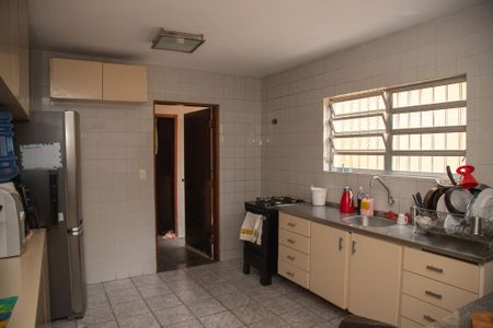 Casa à venda com 161m², 3 quartos e 3 vagasCozinha 