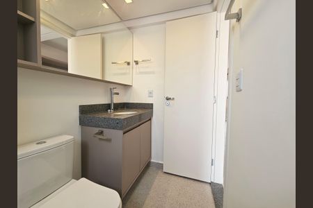Studio para alugar com 30m², 1 quarto e sem vaga Studio para alugar com 30m², 1 quarto e sem vagaBanheiro