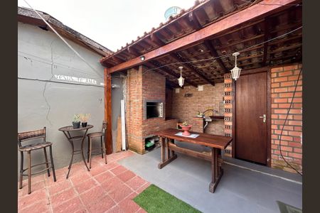 Casa à venda com 170m², 3 quartos e 1 vagaPátio com churrasqueira