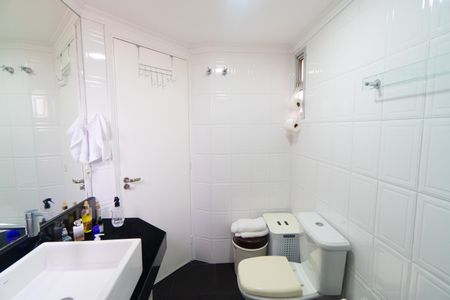 Apartamento à venda com 73m², 2 quartos e 1 vaga Apartamento à venda com 73m², 2 quartos e 1 vagaBanheiro da Suíte