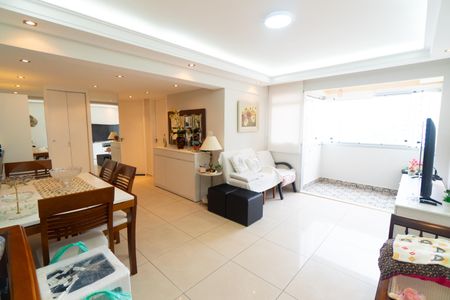 Apartamento à venda com 73m², 2 quartos e 1 vaga Apartamento à venda com 73m², 2 quartos e 1 vagaSala