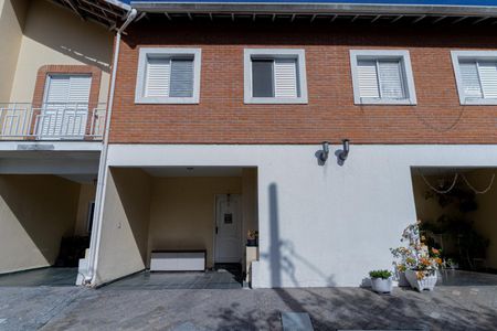 Casa de condomínio para alugar com 120m², 3 quartos e 1 vaga Casa de condomínio para alugar com 120m², 3 quartos e 1 vagaFachada Interna