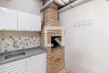 Casa de condomínio para alugar com 120m², 3 quartos e 1 vaga Casa de condomínio para alugar com 120m², 3 quartos e 1 vagaÁrea Comum - Churrasqueira