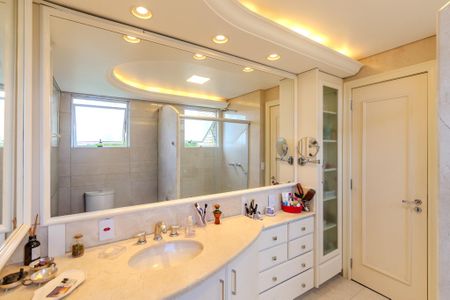 Apartamento à venda com 230m², 3 quartos e 2 vagasBanheiro da Suíte