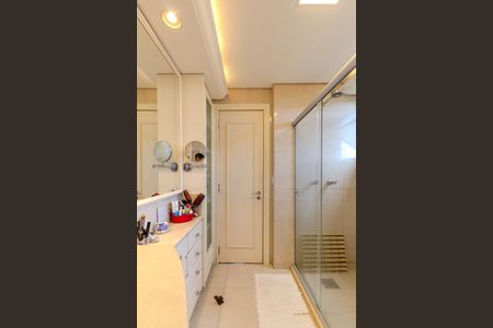 Apartamento à venda com 230m², 3 quartos e 2 vagasBanheiro da Suíte