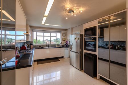 Apartamento à venda com 230m², 3 quartos e 2 vagasCozinha