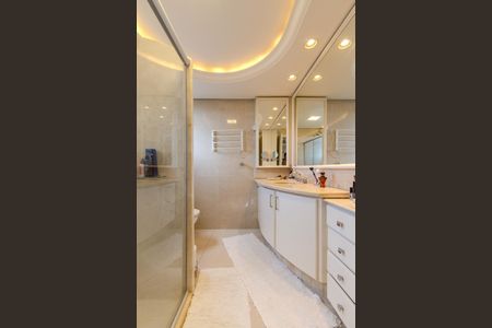 Apartamento à venda com 230m², 3 quartos e 2 vagasBanheiro da Suíte