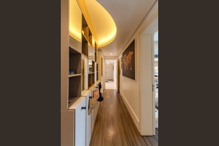 Apartamento à venda com 230m², 3 quartos e 2 vagasCorredor