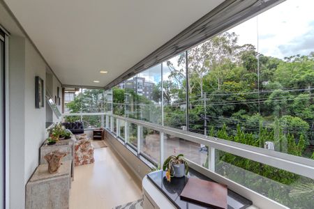 Apartamento à venda com 230m², 3 quartos e 2 vagasVaranda da Suíte