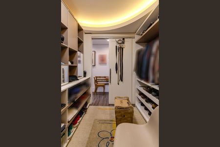 Apartamento à venda com 230m², 3 quartos e 2 vagasCloset da suíte