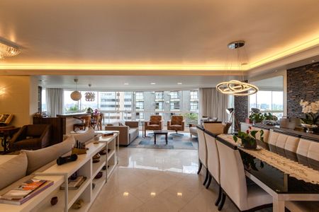 Apartamento à venda com 230m², 3 quartos e 2 vagasCozinha