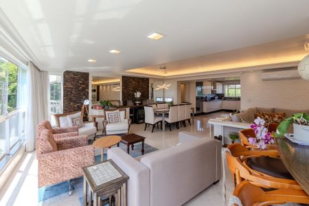 Apartamento à venda com 230m², 3 quartos e 2 vagasSala