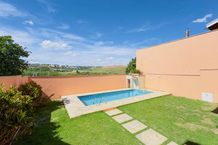 Casa de condomínio para alugar com 240m², 4 quartos e 2 vagas Casa de condomínio para alugar com 240m², 4 quartos e 2 vagasQuintal / Piscina