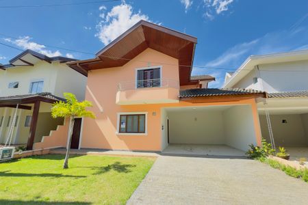 Casa de condomínio para alugar com 240m², 4 quartos e 2 vagas Casa de condomínio para alugar com 240m², 4 quartos e 2 vagasFachada + Plaquinha