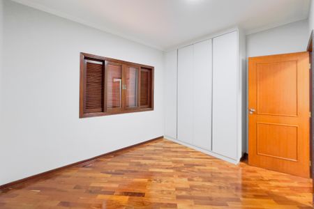 Casa de condomínio para alugar com 240m², 4 quartos e 2 vagas Casa de condomínio para alugar com 240m², 4 quartos e 2 vagasQuarto 1