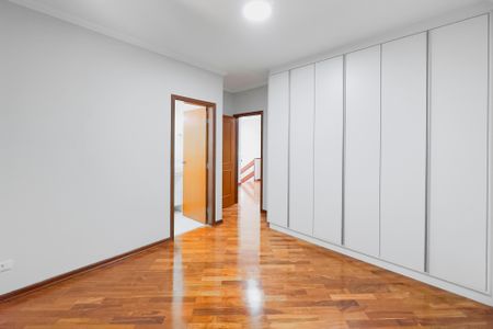 Casa de condomínio para alugar com 240m², 4 quartos e 2 vagas Casa de condomínio para alugar com 240m², 4 quartos e 2 vagasSuíte