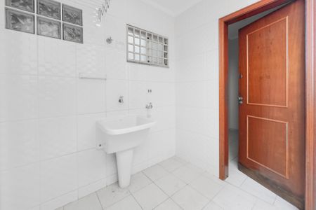 Casa de condomínio para alugar com 240m², 4 quartos e 2 vagas Casa de condomínio para alugar com 240m², 4 quartos e 2 vagasCozinha / Área de Serviço