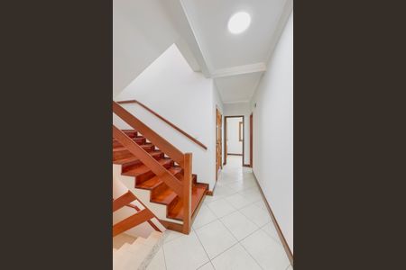 Casa de condomínio para alugar com 240m², 4 quartos e 2 vagas Casa de condomínio para alugar com 240m², 4 quartos e 2 vagasSala