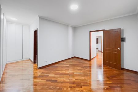 Casa de condomínio para alugar com 240m², 4 quartos e 2 vagas Casa de condomínio para alugar com 240m², 4 quartos e 2 vagasSuíte 1