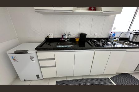 Cozinha de apartamento à venda com 2 quartos, 53m² em Vargem Pequena, Rio de Janeiro