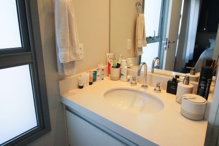 Apartamento à venda com 85m², 2 quartos e 2 vagasBanheiro da Suíte 