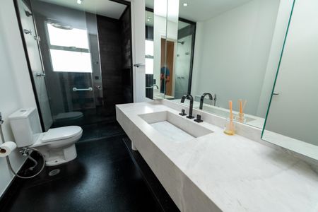 Apartamento para alugar com 156m², 2 quartos e 2 vagasBanheiro da Suite 1