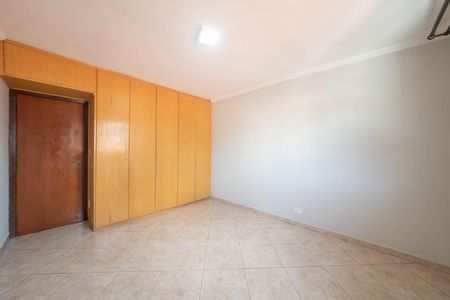 Casa para alugar com 200m², 2 quartos e 2 vagasQuarto 1