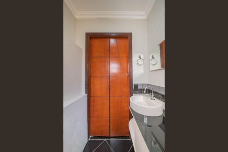 Casa para alugar com 200m², 2 quartos e 2 vagasLavabo