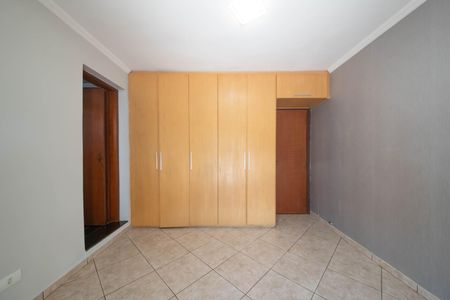 Casa para alugar com 200m², 2 quartos e 2 vagasSuíte 