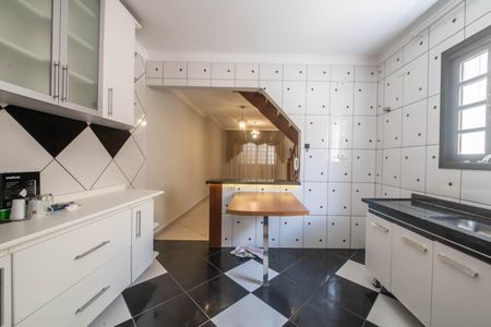 Casa para alugar com 200m², 2 quartos e 2 vagasCozinha