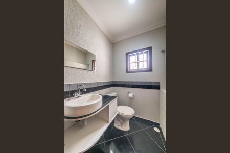 Casa para alugar com 200m², 2 quartos e 2 vagasLavabo