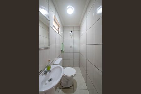 Casa para alugar com 200m², 2 quartos e 2 vagasQuarto de Serviço - Banheiro