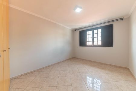 Casa para alugar com 200m², 2 quartos e 2 vagasQuarto 1