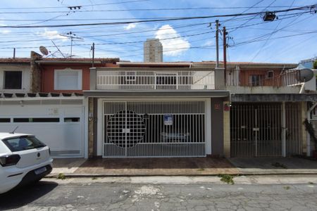 Casa para alugar com 200m², 2 quartos e 2 vagasFachada