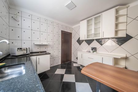 Casa para alugar com 200m², 2 quartos e 2 vagasCozinha