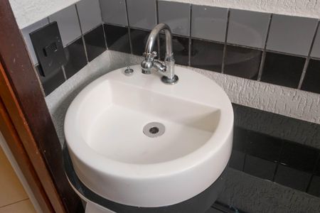 Casa para alugar com 200m², 2 quartos e 2 vagasLavabo