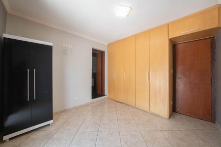 Casa para alugar com 200m², 2 quartos e 2 vagasSuíte 