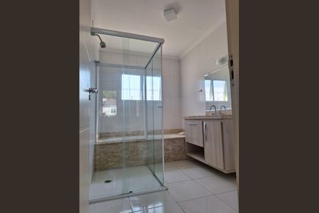 Casa para alugar com 200m², 3 quartos e 4 vagas