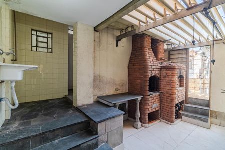 Casa à venda com 220m², 3 quartos e 2 vagasÁrea de Serviço