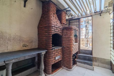 Casa à venda com 220m², 3 quartos e 2 vagasQuintal